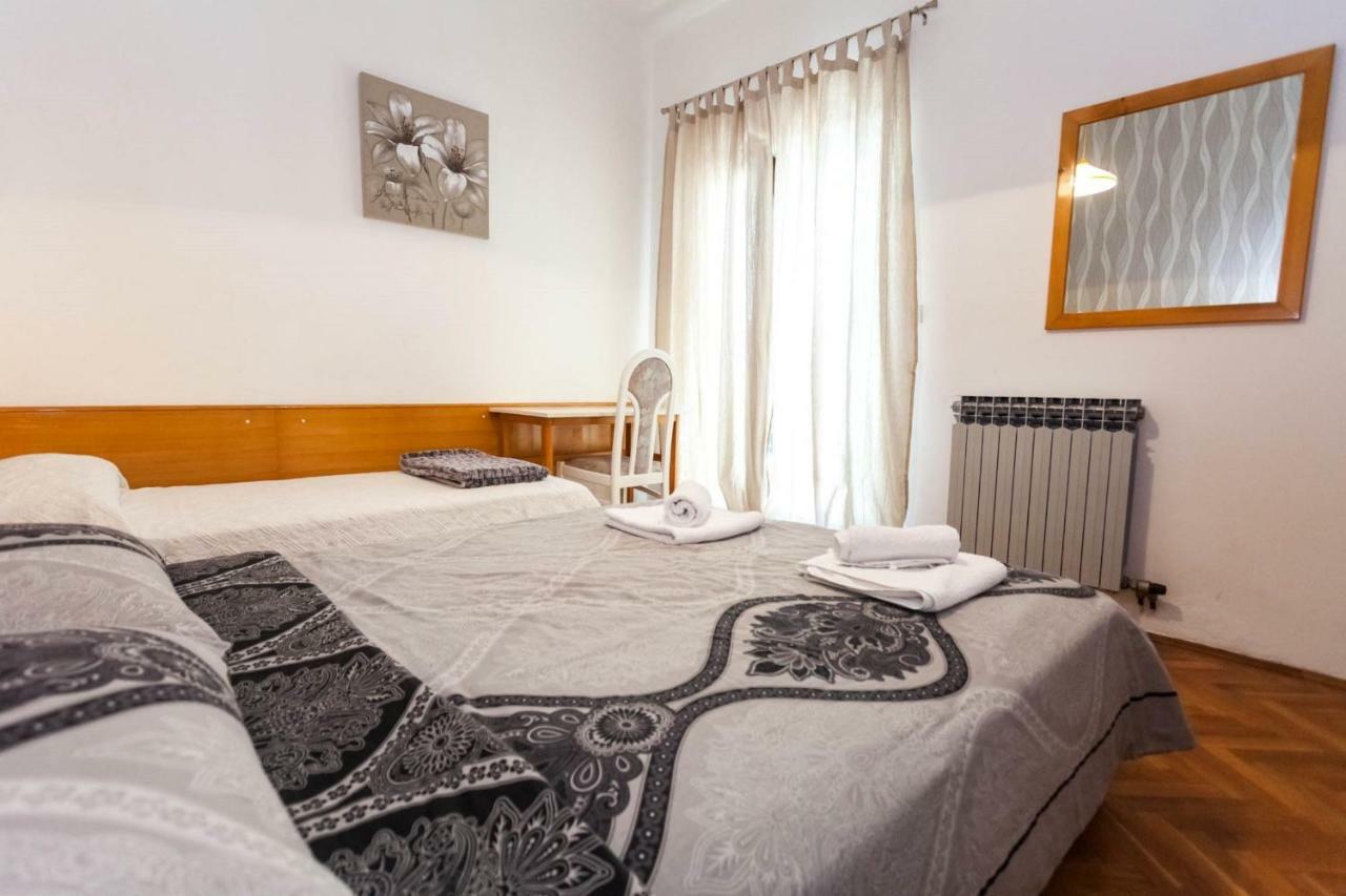 Apartments & Room Diana Pakoštane Pokoj fotografie