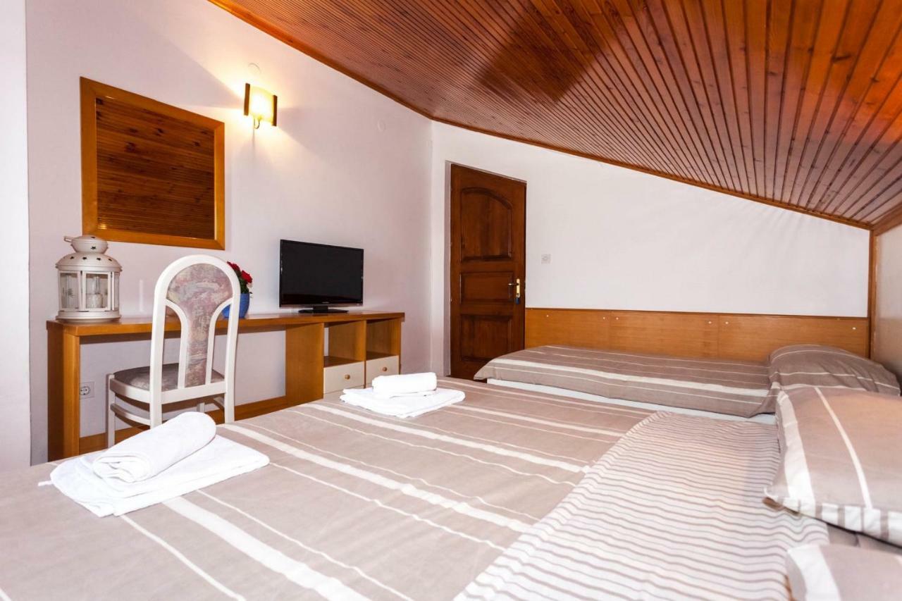 Apartments & Room Diana Pakoštane Pokoj fotografie